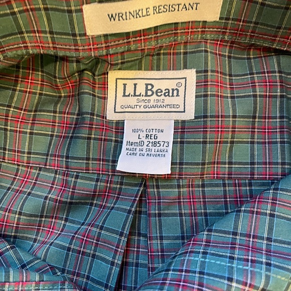 L.L. Bean SZ L Red and Green Holiday Plaid Shirt! - Picture 7 of 11